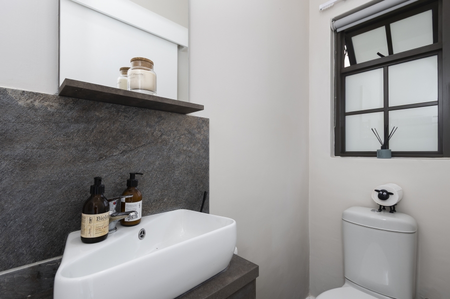 2 Bedroom Property for Sale in Roundhay Western Cape